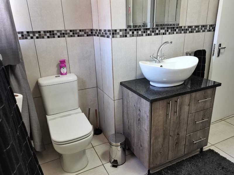 3 Bedroom Property for Sale in Langenhovenpark Free State